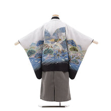 画像をギャラリービューアに読み込む, 5歳男の子 はかま 白から黒ぼかし・鷹 松波に片輪車 (No.7511)