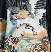 画像をギャラリービューアに読み込む, 5歳男の子 はかま 濃紺 黒地 鷹に吉祥文 (7522)