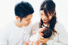 画像をギャラリービューアに読み込む, 大阪 おくるみニューボーンフォトの出張写真撮影|ファミフォト関西